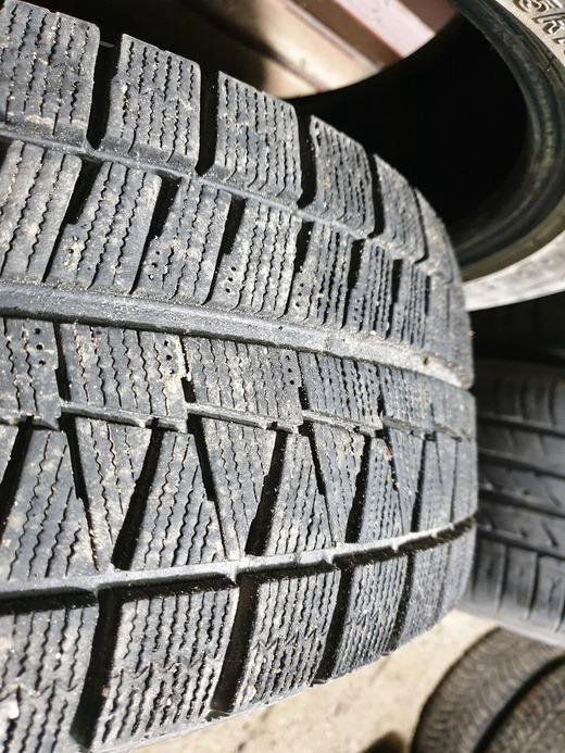 Шины зима липучка Bridgestone VRX 205-55R16 4-2-1ш