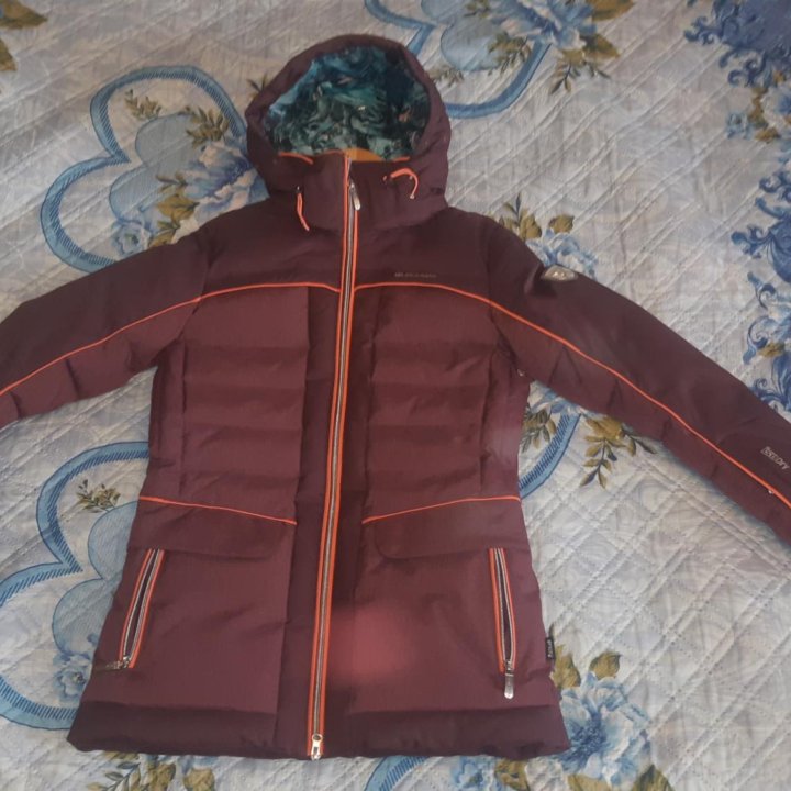 Женская пуховая куртка для горных лыжах