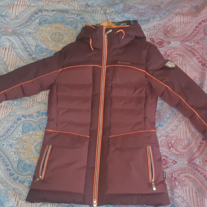 Женская пуховая куртка для горных лыжах
