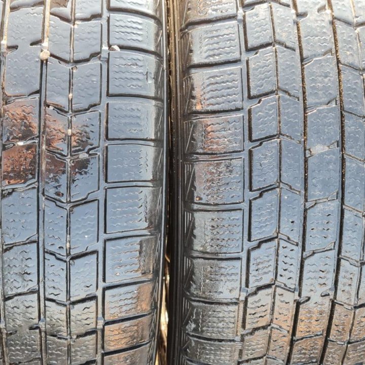 Шины зима липучка Dunlop 205-55R16 4-2-1шт подбор