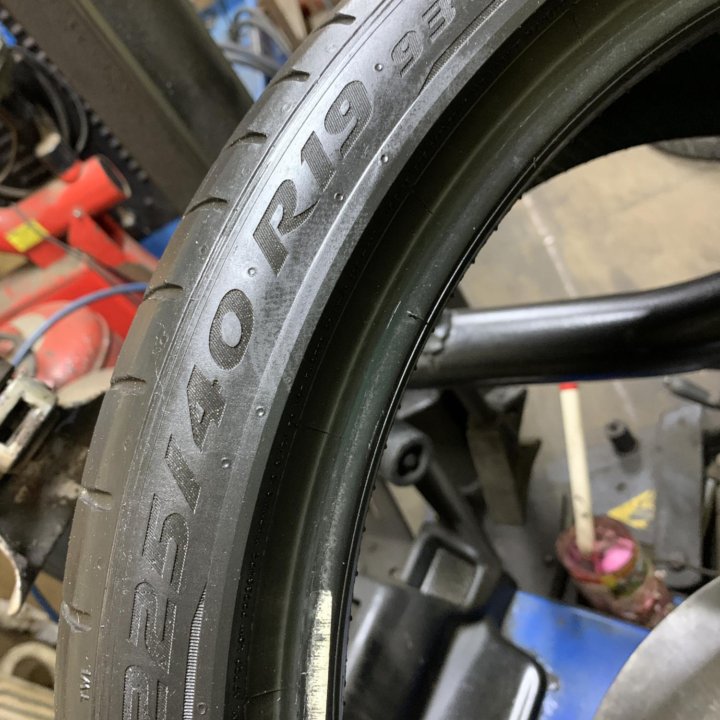 Pirelli P Zero RunFlat MOE 225/40 R19 1шт