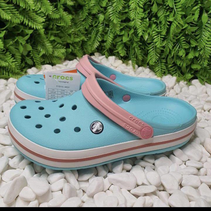 Crocs blue