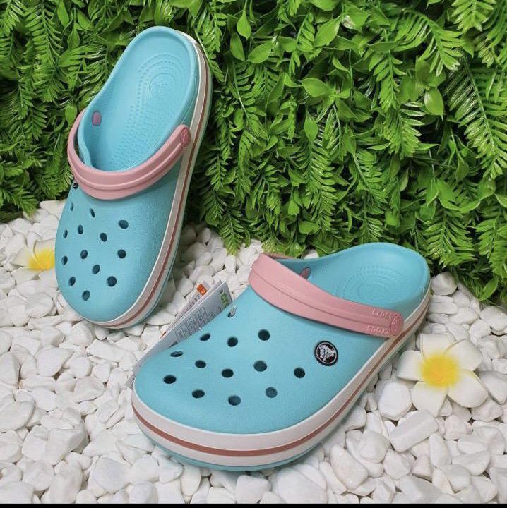 Crocs blue