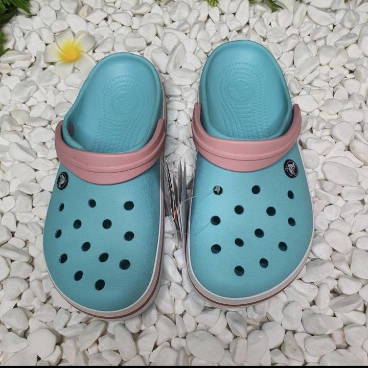 Crocs blue