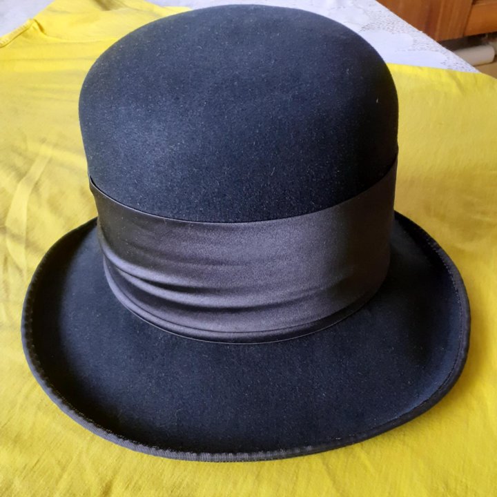 Фетровая женская шляпа-котелок