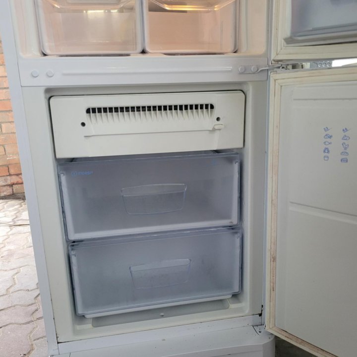 Холодильник indesit no frost