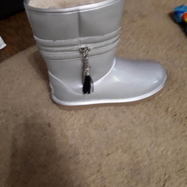 Угги лакированые