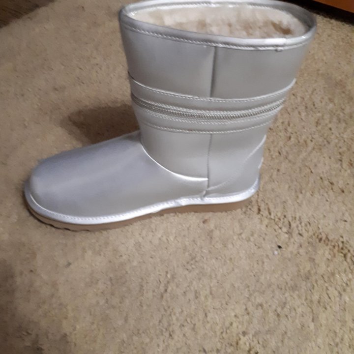 Угги лакированые