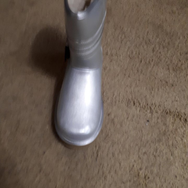 Угги лакированые