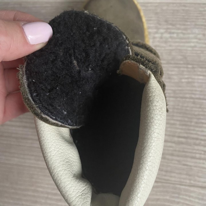 Ботинки демисезонные 28