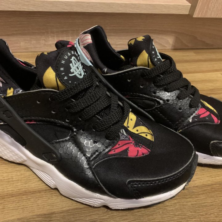 Кроссовки Nike