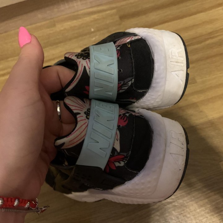 Кроссовки Nike