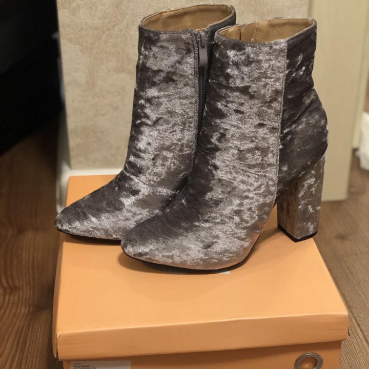 Бархатные ботильоны (новые)