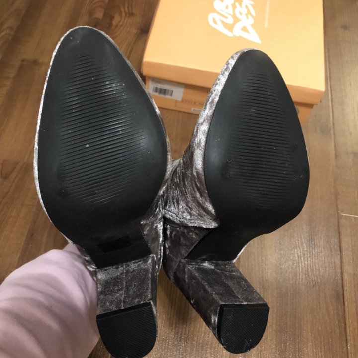 Бархатные ботильоны (новые)