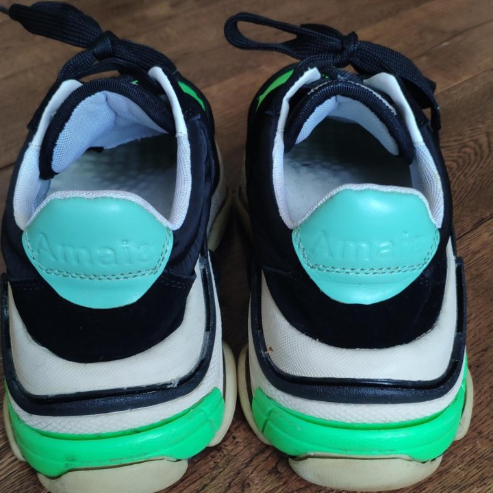 Кроссовки Amaia