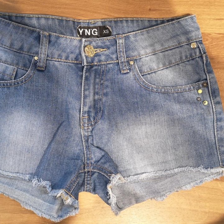 Джинсовые шорты