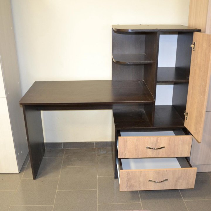 Стол письменный