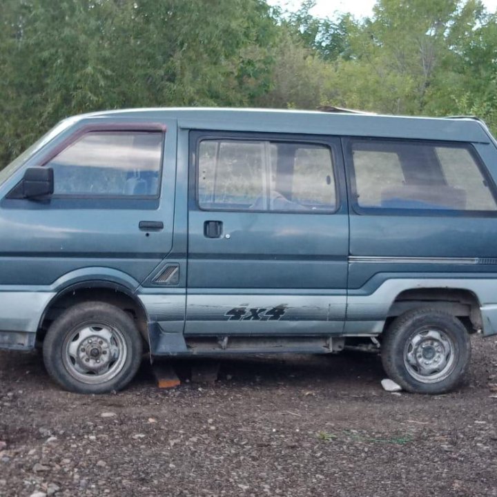 Nissan Largo KUGNC22 LD20 в разбор