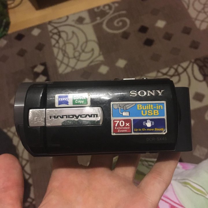 Видеокамера Sony DCR-SX45