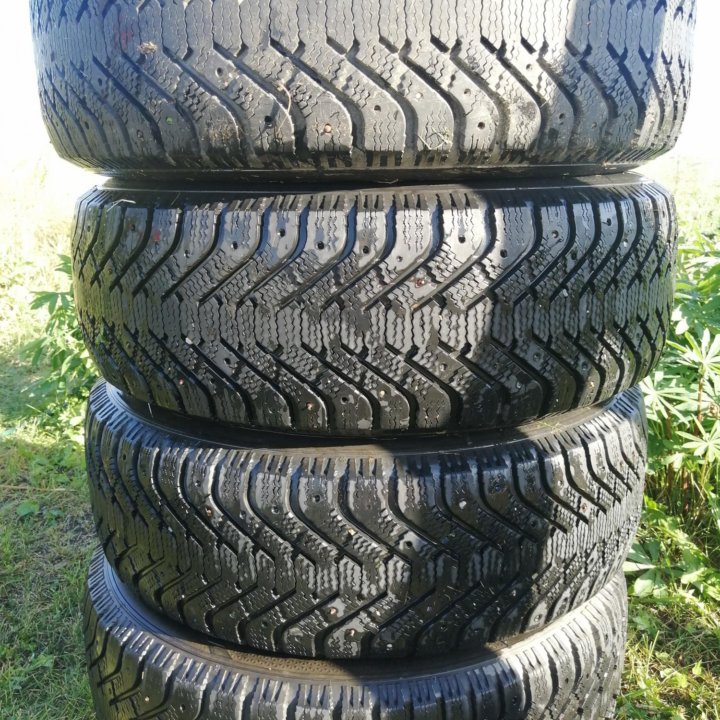 Шины 235/65/17 Goodyear Ultra grip 500