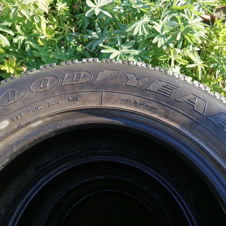 Шины 235/65/17 Goodyear Ultra grip 500