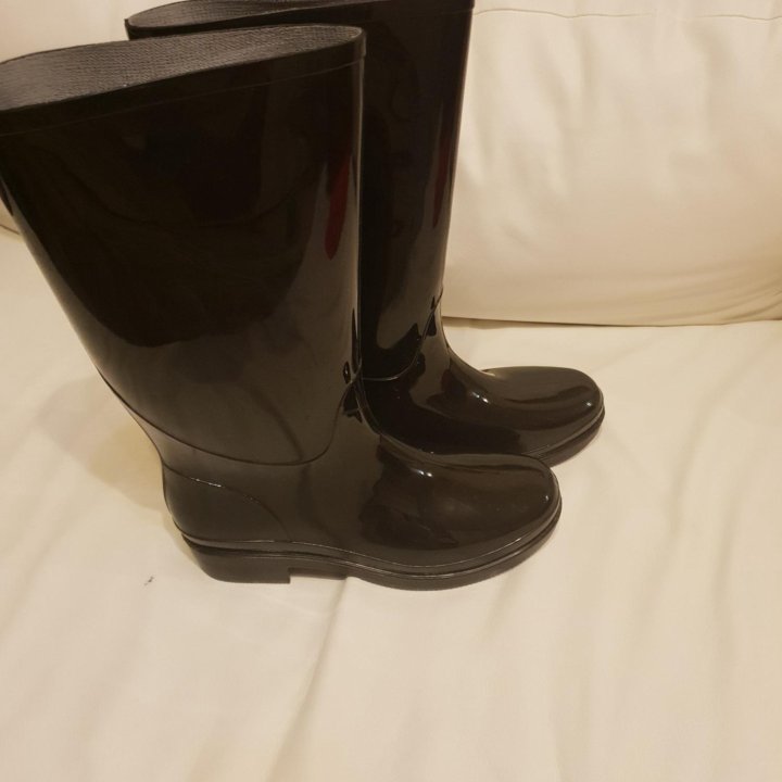 Резиновые сапоги
