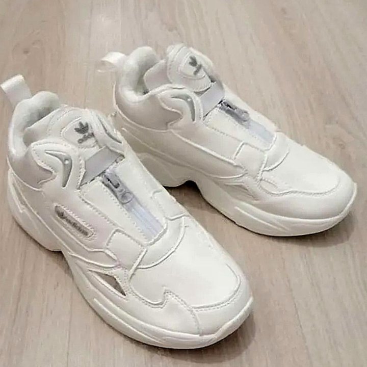 Кроссовки Adidas Falcon