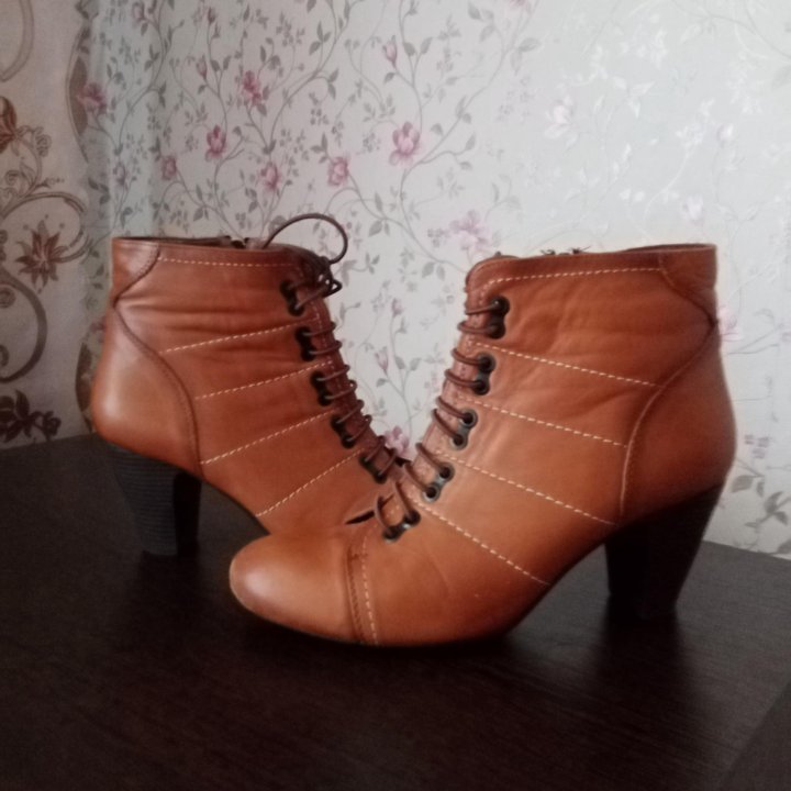 Ботинки размер 38