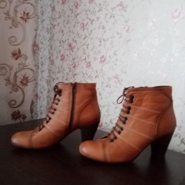 Ботинки размер 38