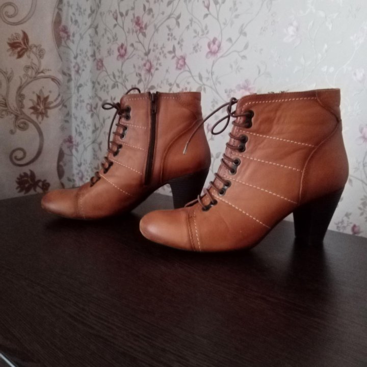Ботинки размер 38