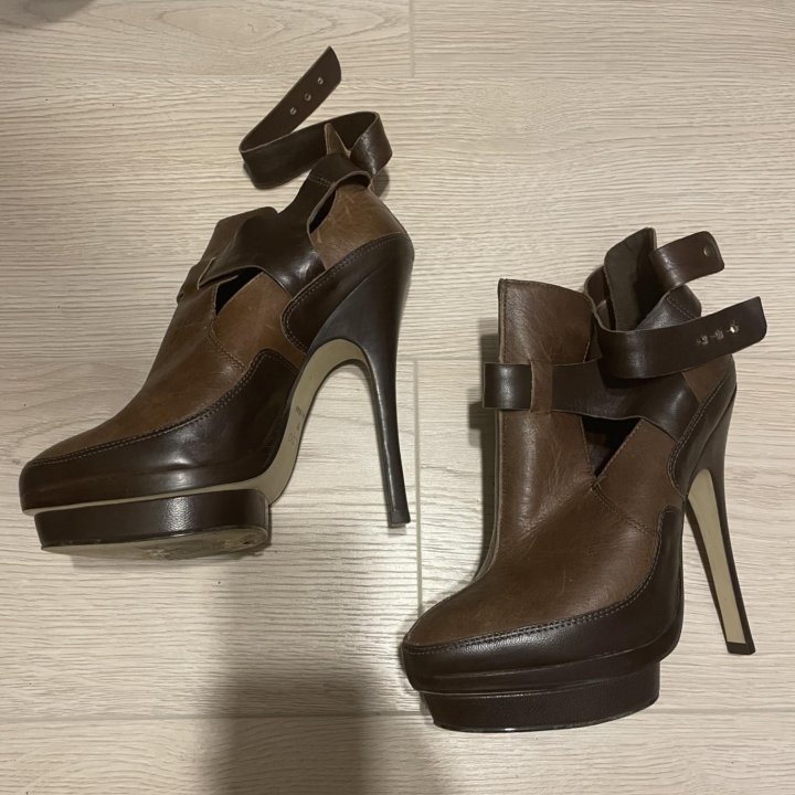 Кожаные ботильоны