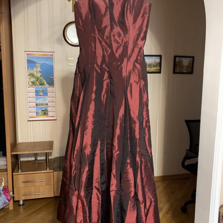 Платье вечернее