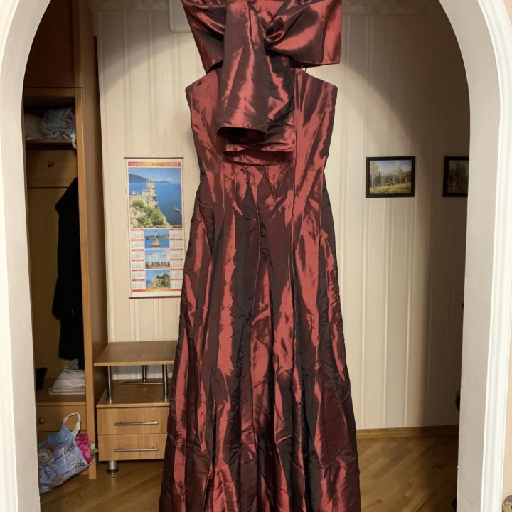 Платье вечернее