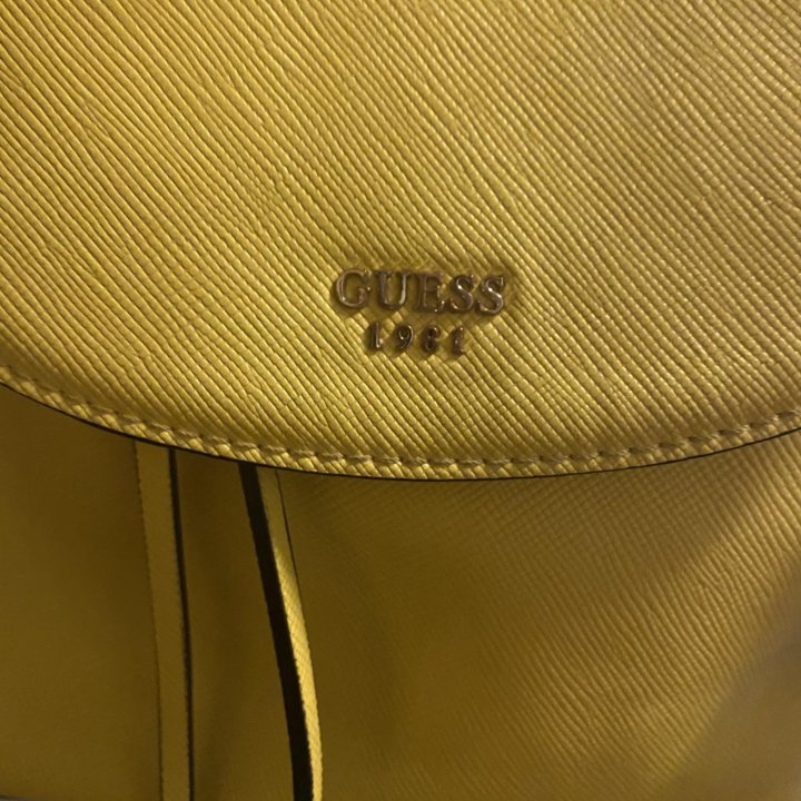 Рюкзак Guess