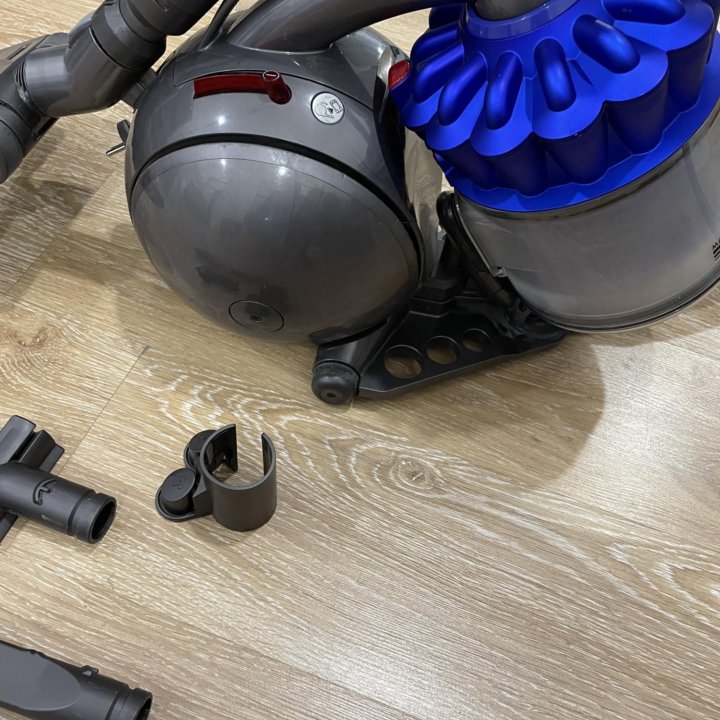 Пылесос Dyson DC37 Allergy Musclehead