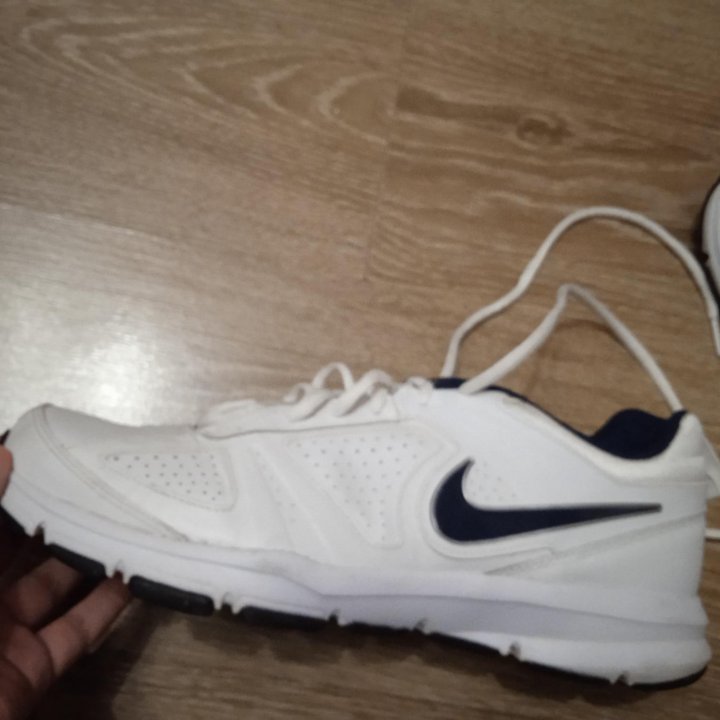 Nike T-LITE XL