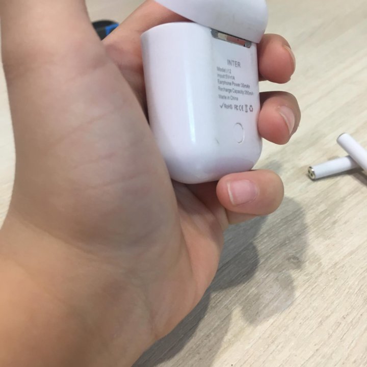 AirPods