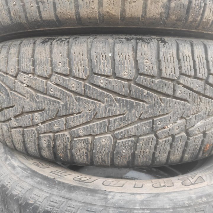 Пара Nokian Hakkapeliitta 7 SUV 245/55 R19