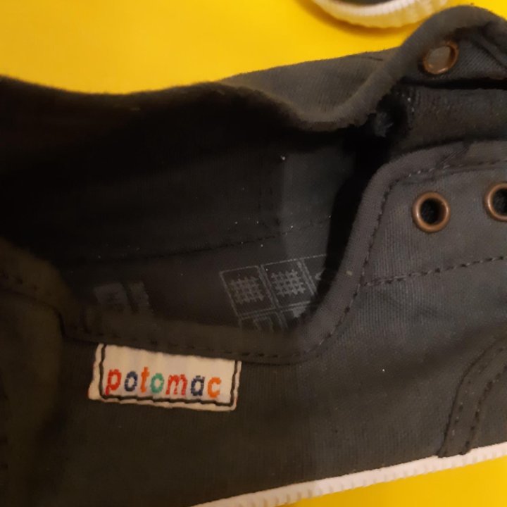 Кеды только примерялись