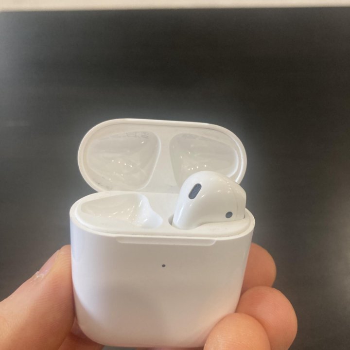 AirPods 2 кейс