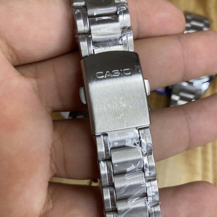 Часы Casio Quartz серебро