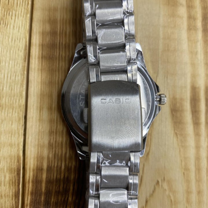 Часы Casio Quartz Кварцевые