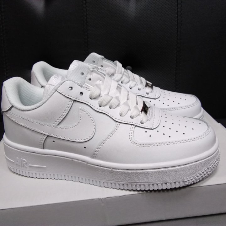 Кроссовки Nike Air Force 1, размер 36