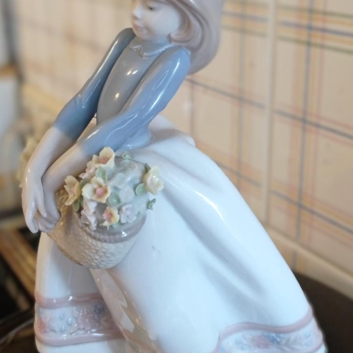 Фарфоровая статуэтка Lladro ограниченная серия