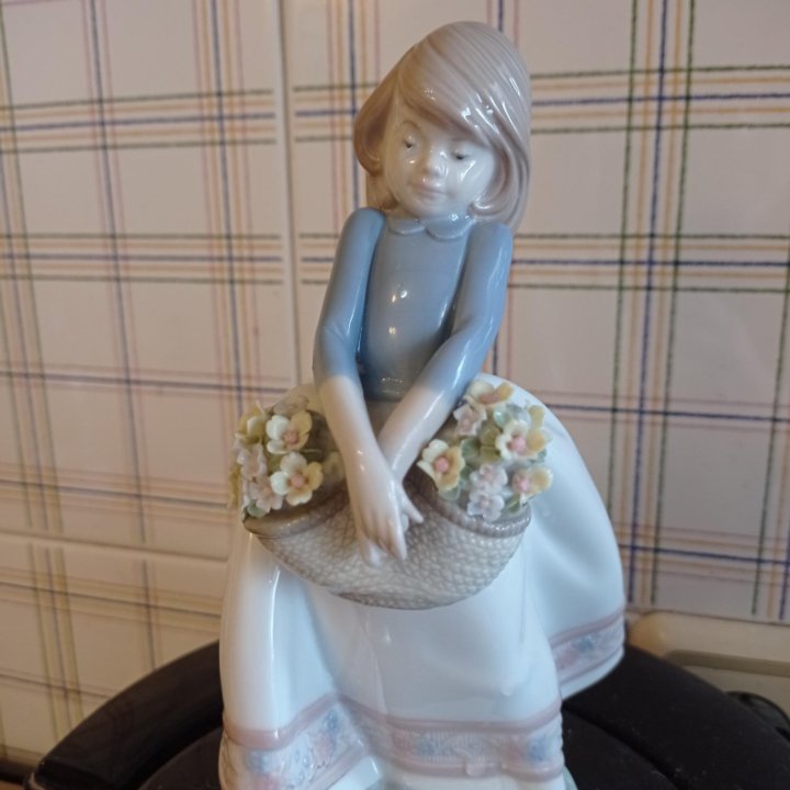 Фарфоровая статуэтка Lladro ограниченная серия