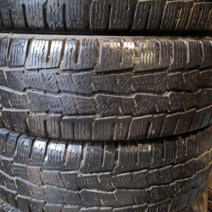 Шины зима груз. Michelin 215-70R15C 4-2-1шт подбор