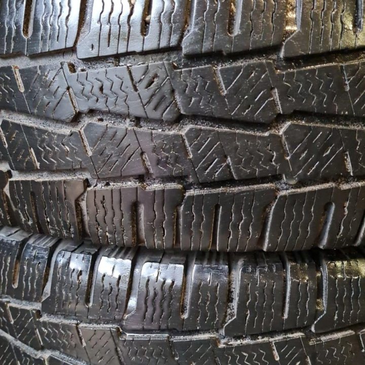 Шины зима груз. Michelin 215-70R15C 4-2-1шт подбор