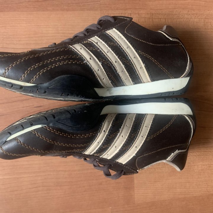 Кроссовки Adidas