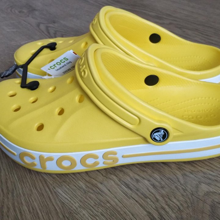 Crocs original.