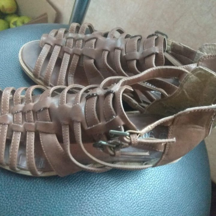 продаю обувь